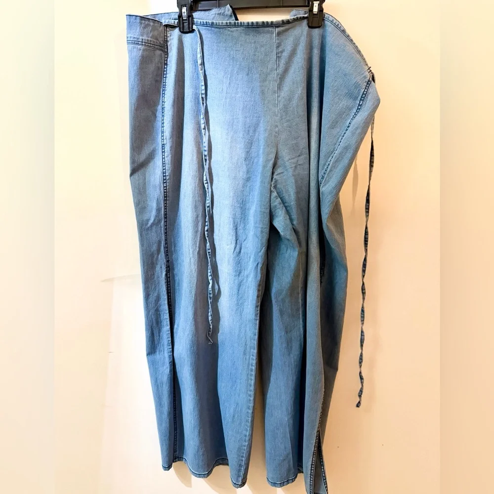 Like New Lane Bryant Bell Bottom Denim Jeans Size 24
